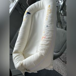 Brand new DockATot Deluxe Plus in “Embroidered Skies”